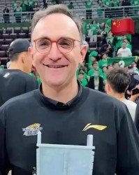 不是辽宁，乌戈官宣，签约新球队，已向豪门报道，杨鸣羡慕