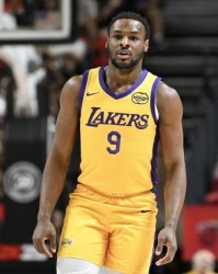 开云体育网址-詹姆斯父子已搭档训练 雷迪克新季或遭“流量绑架”