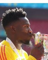 开云体育APP-奥纳纳回击马蒂奇未随曼联夺冠，网友：你只拿了一座足总杯而已